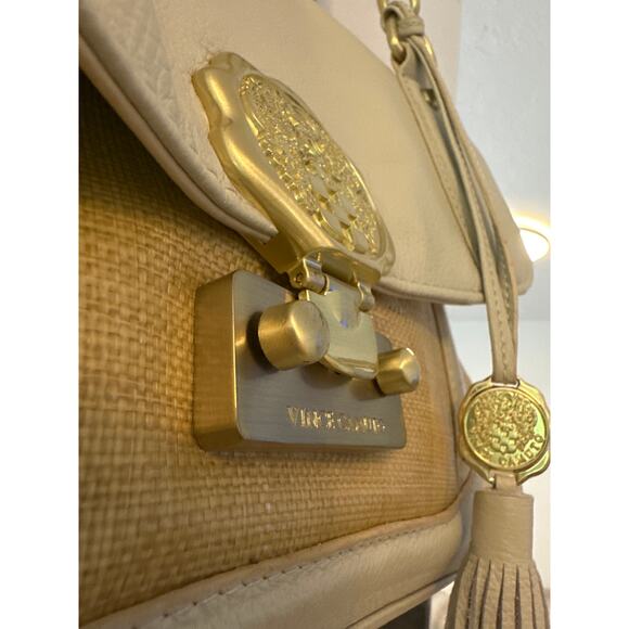 Vince Camuto Bold Gold Medallion cream pebble leather/rattan - Picture 2 of 12